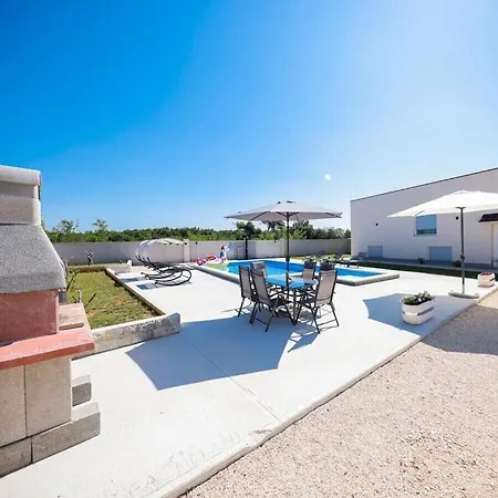 Miranda Comfortable Villa Zaton (Zadar)